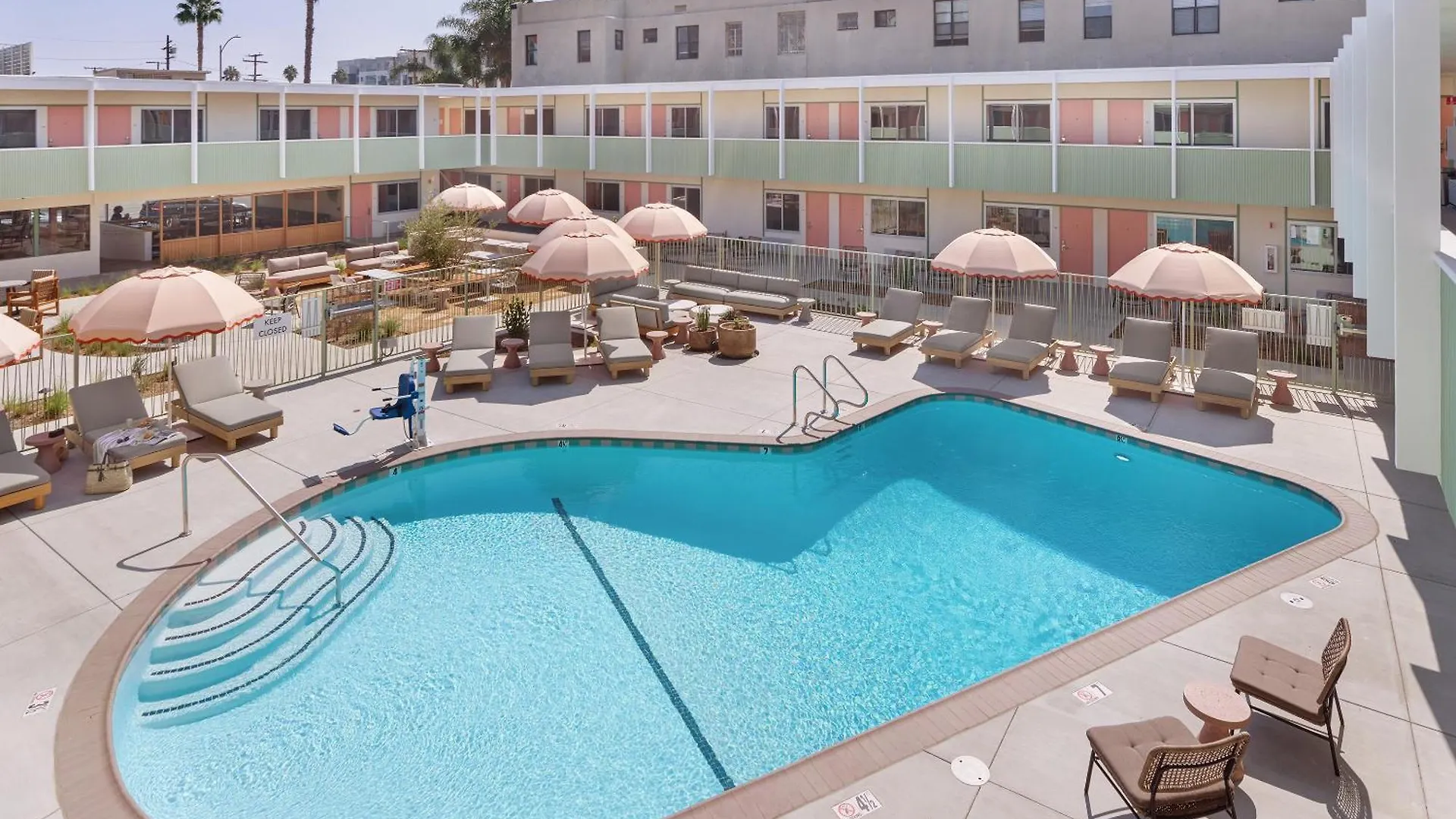 City Center Hotel Long Beach, Sonder