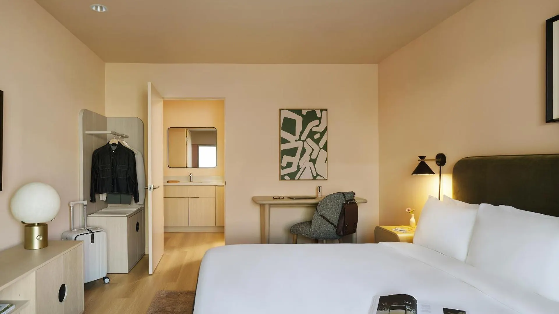 City Center Hotel Long Beach, Sonder 0*,