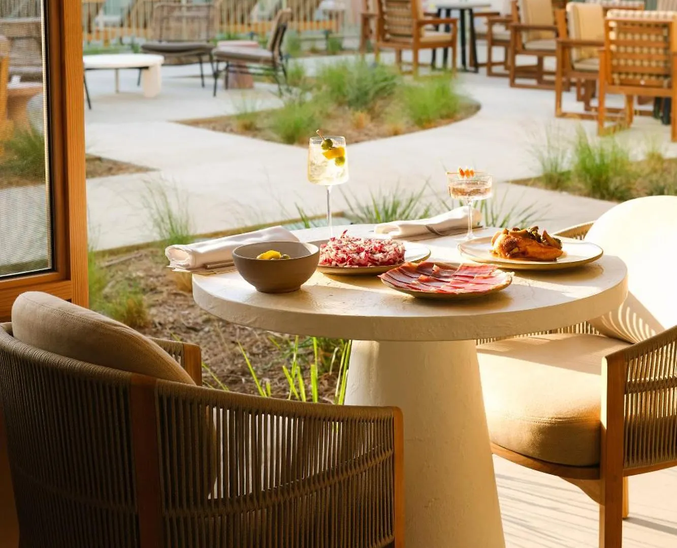 City Center Hotel Long Beach, Sonder United States