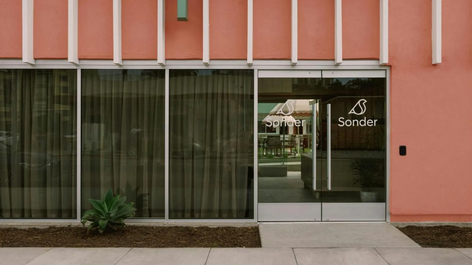 City Center Hotel Long Beach, Sonder 0*,  United States