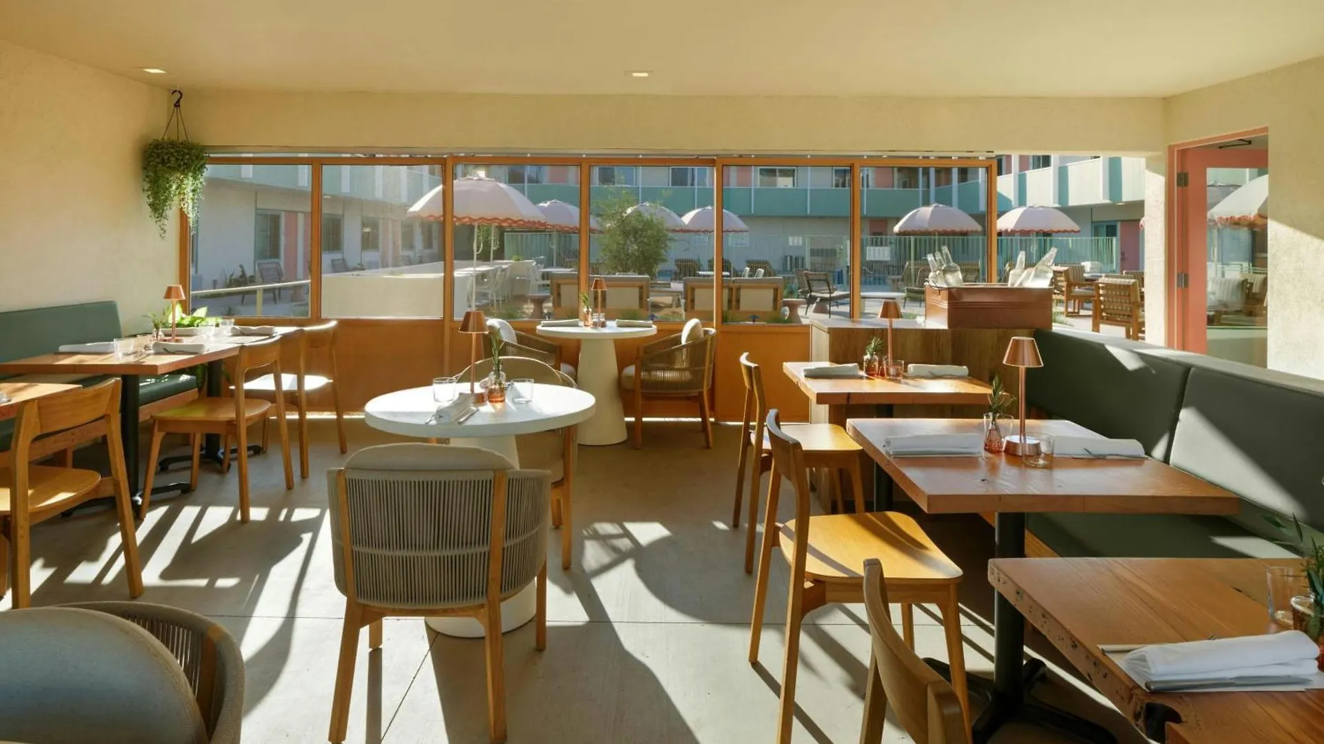 City Center Hotel Long Beach, Sonder